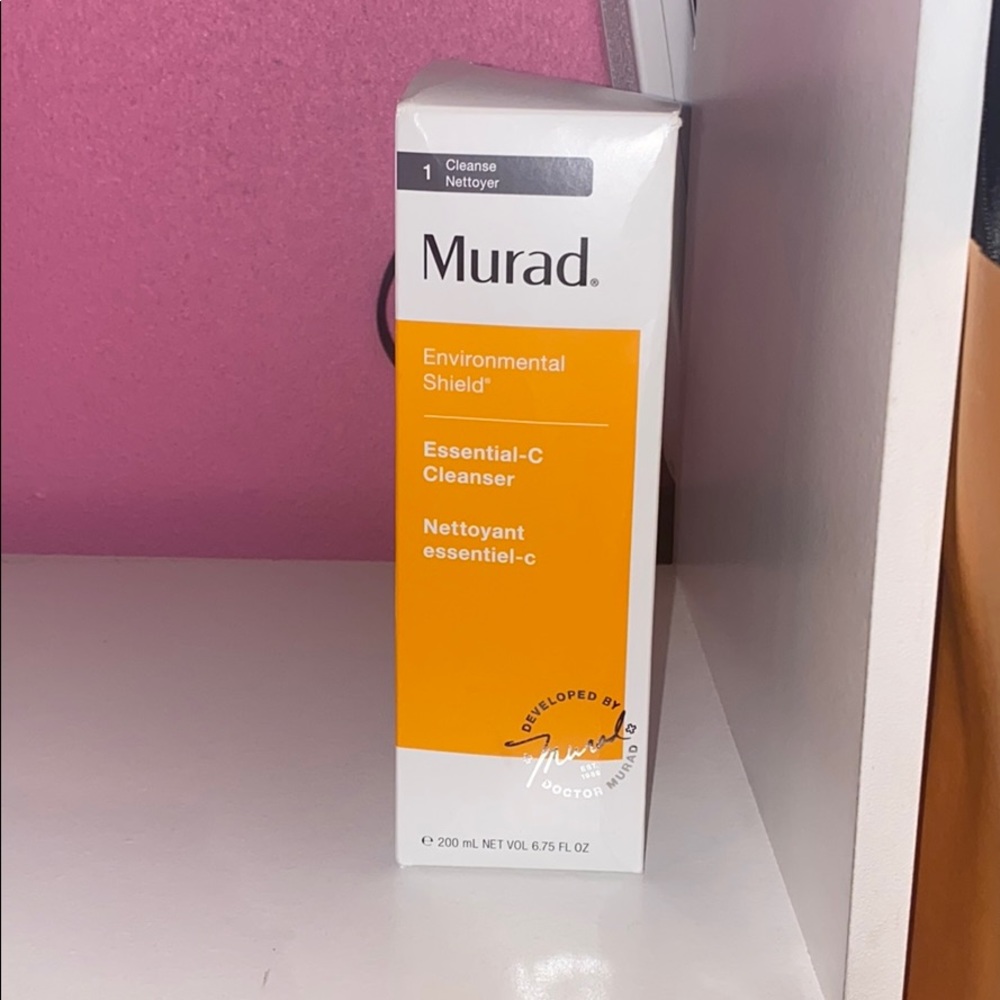 Murad- essential c cleanser